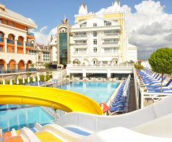 Dream World Resort & Spa